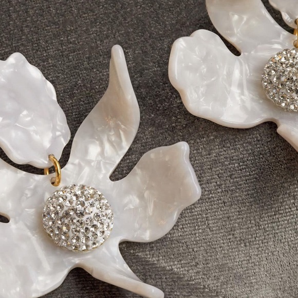 Lele Sadoughi MOTHER OF PEARL SMALL CRYSTAL LILY EARRINGS - Picture 13 of 13